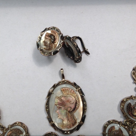 Vintage MOP and Shell Lady Soldier Cameo Set - Picture 3 of 5